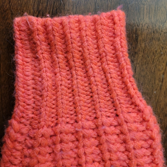 Aritzia Sweater - Picture 4 of 7